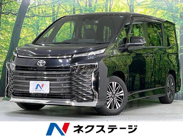 TOYOTA / VOXY HYBRID