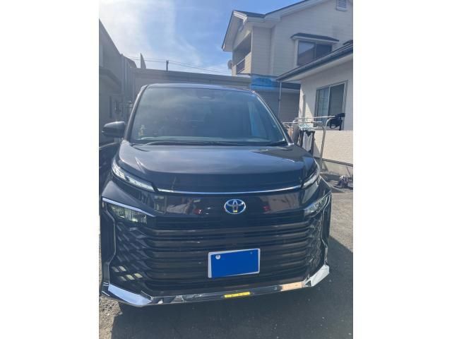 TOYOTA / VOXY HYBRID 4WD