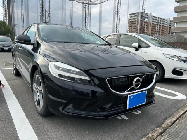 VOLVO / VOLVO V40