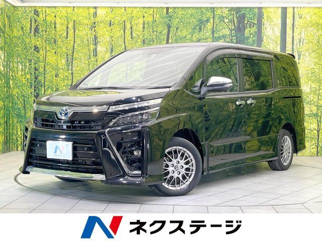 TOYOTA / VOXY HYBRID