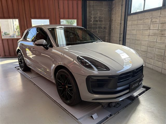 PORSCHE / PORSCHE Macan