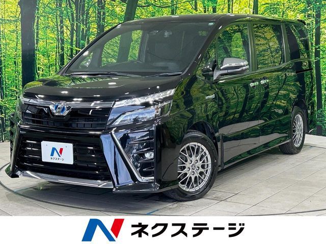 TOYOTA / VOXY HYBRID