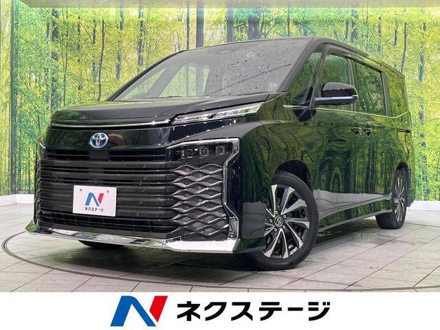TOYOTA / VOXY HYBRID