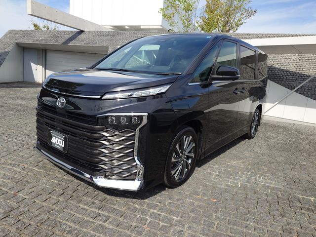 TOYOTA / VOXY HYBRID