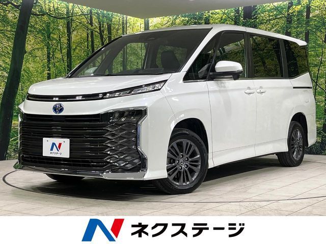TOYOTA / VOXY HYBRID 4WD