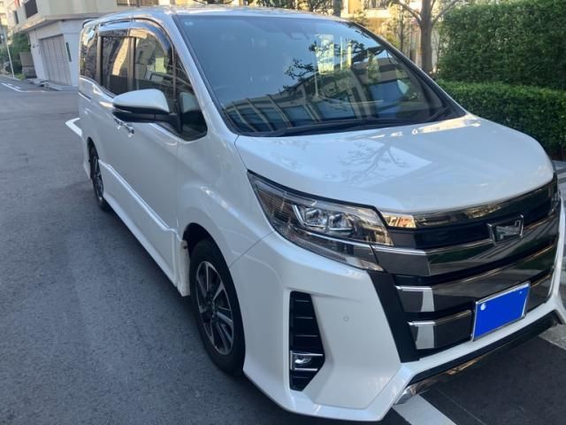 TOYOTA / NOAH
