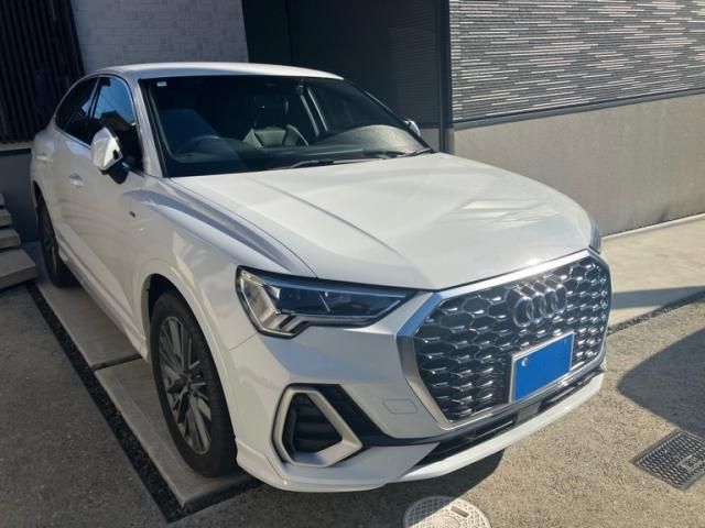 AUDI / AUDI Q3 SPORTBACK