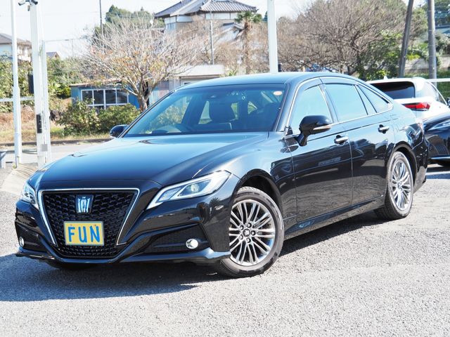 TOYOTA / CROWN sedan hybrid 4WD