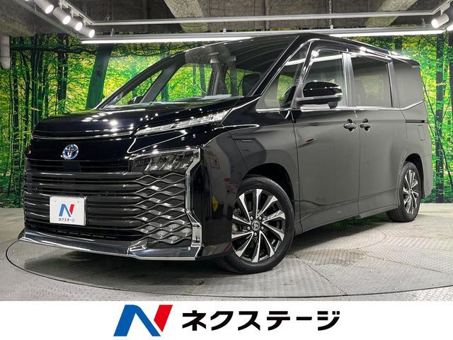 TOYOTA / VOXY HYBRID