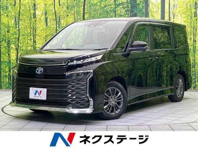 TOYOTA / VOXY HYBRID