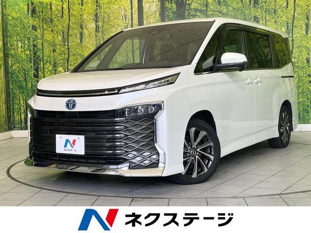 TOYOTA / VOXY HYBRID
