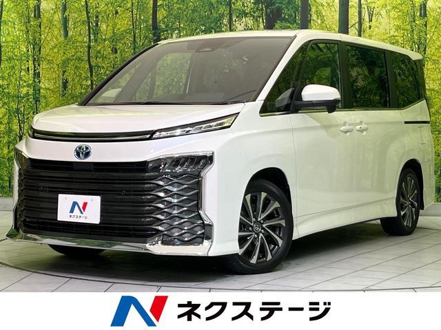TOYOTA / VOXY HYBRID