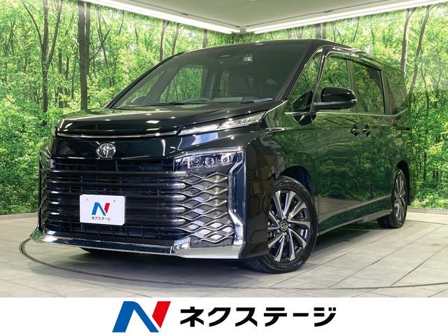 TOYOTA / VOXY HYBRID