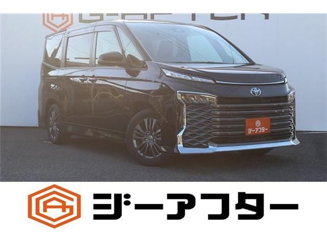 TOYOTA / VOXY HYBRID