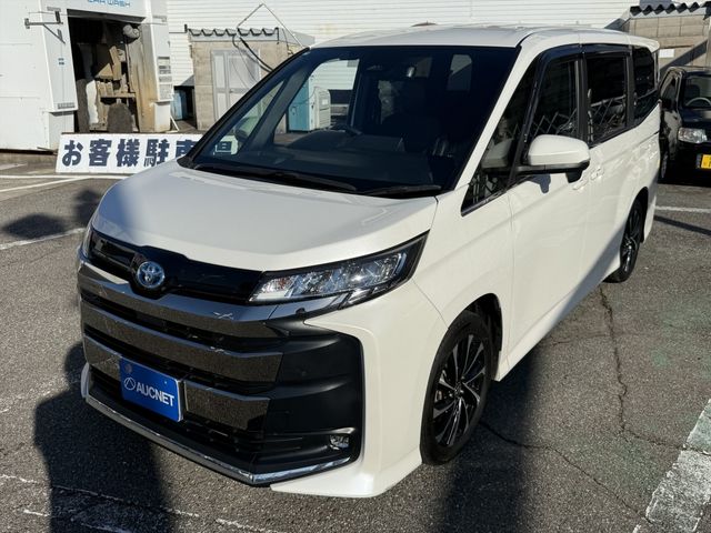 TOYOTA / NOAH HYBRID