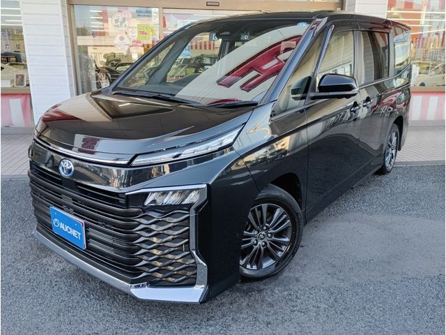 TOYOTA / VOXY HYBRID