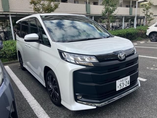 TOYOTA / NOAH HYBRID