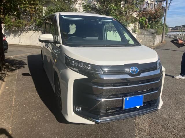 TOYOTA / NOAH HYBRID