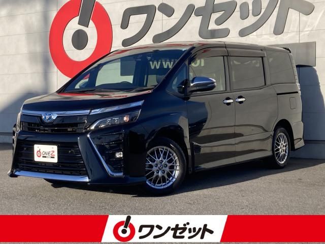 TOYOTA / VOXY HYBRID