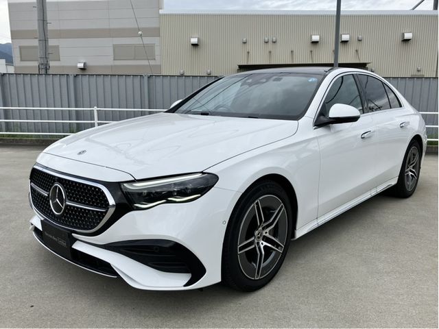 MERCEDES BENZ / MERCEDES BENZ E class sedan