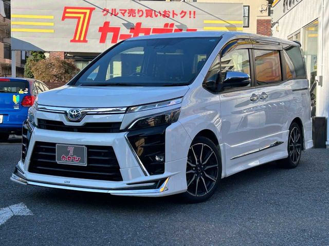 TOYOTA / VOXY HYBRID