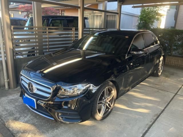 MERCEDES BENZ / MERCEDES BENZ E class sedan