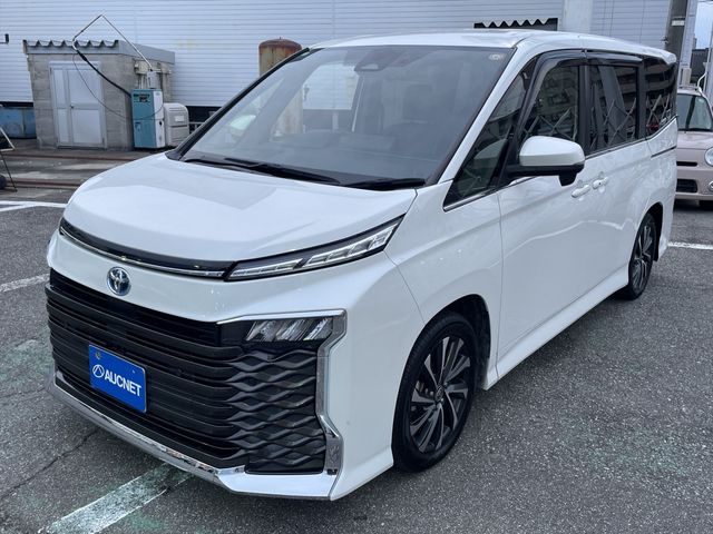 TOYOTA / VOXY HYBRID