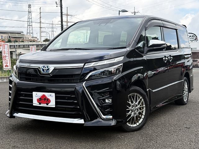 TOYOTA / VOXY HYBRID