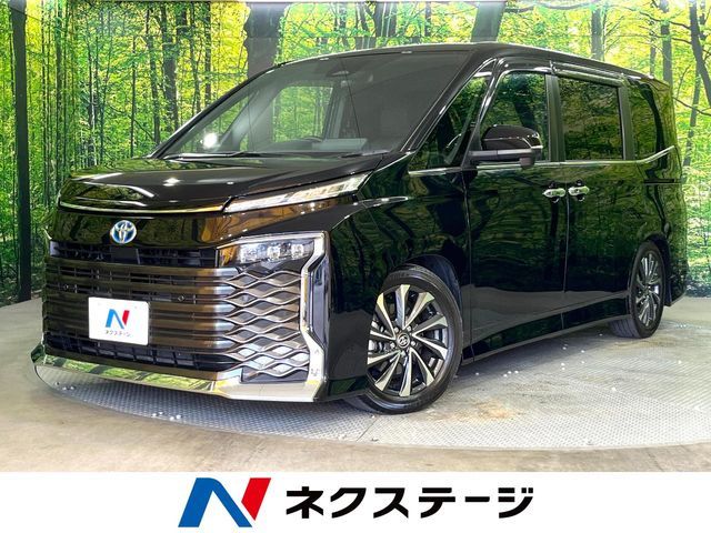 TOYOTA / VOXY HYBRID
