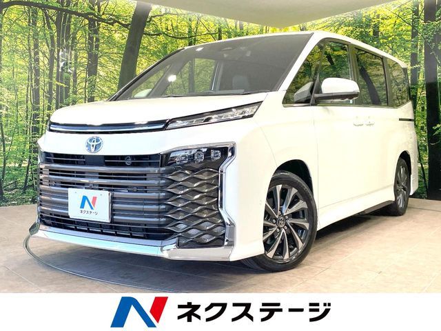 TOYOTA / VOXY HYBRID