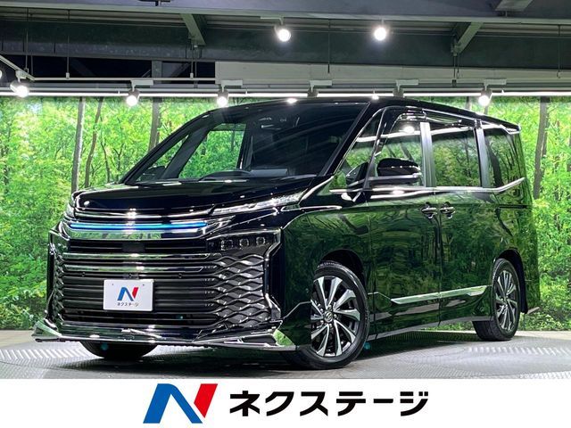 TOYOTA / VOXY HYBRID