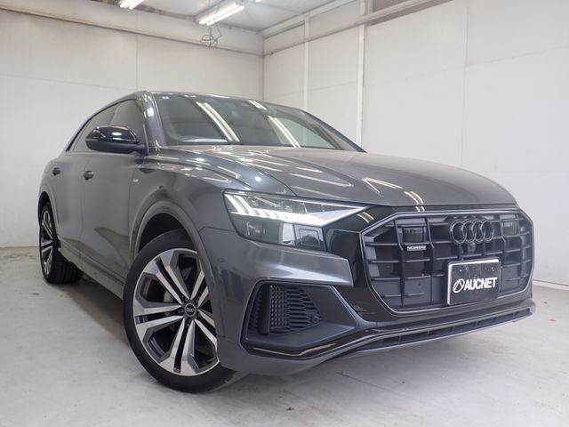 AUDI / AUDI Q8