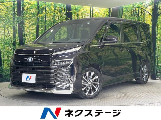TOYOTA / VOXY HYBRID