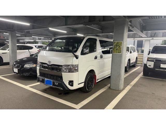 TOYOTA / HIACE van 4WD