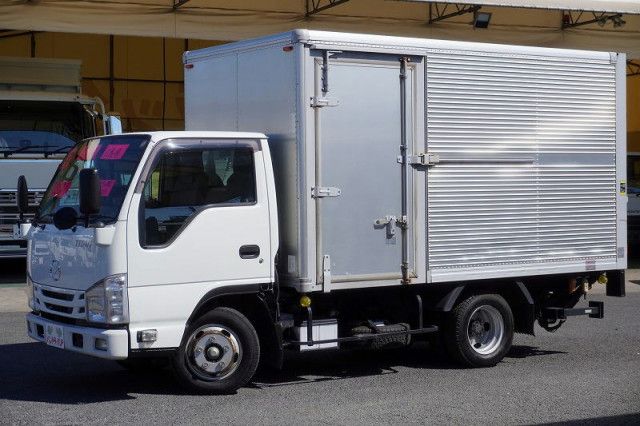 MAZDA / TITAN