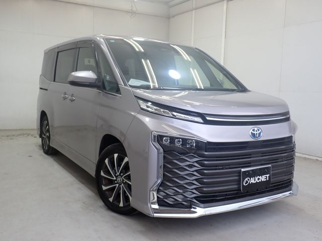 TOYOTA / VOXY HYBRID