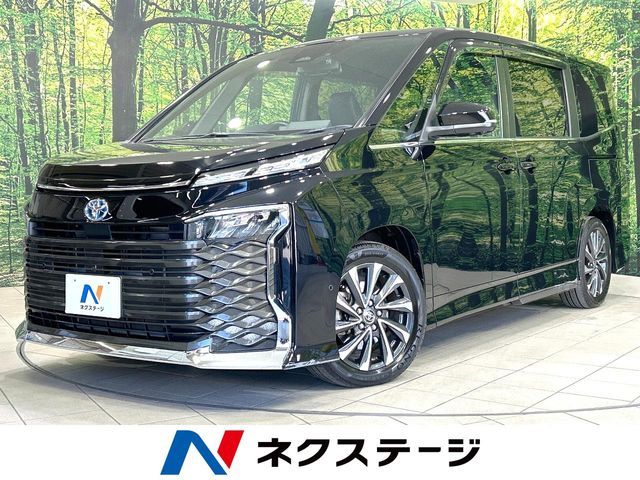 TOYOTA / VOXY HYBRID