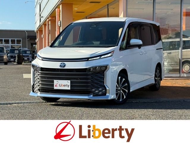 TOYOTA / VOXY HYBRID