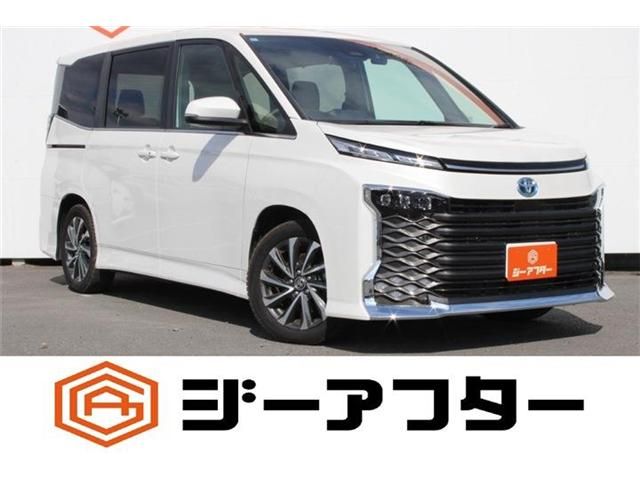 TOYOTA / VOXY HYBRID