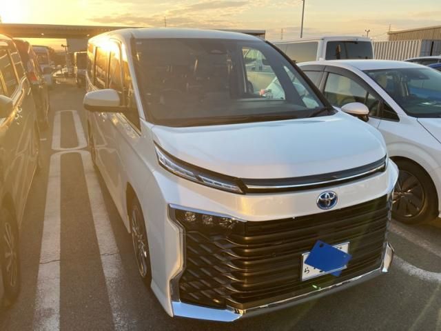 Japanese used car Ref# 1732865 TOYOTA / VOXY HYBRID 4WD