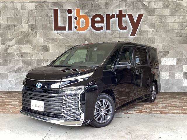 TOYOTA / VOXY HYBRID