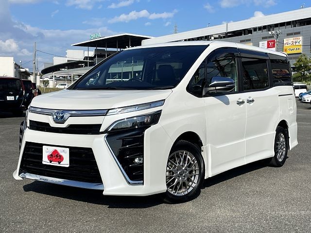 TOYOTA / VOXY HYBRID