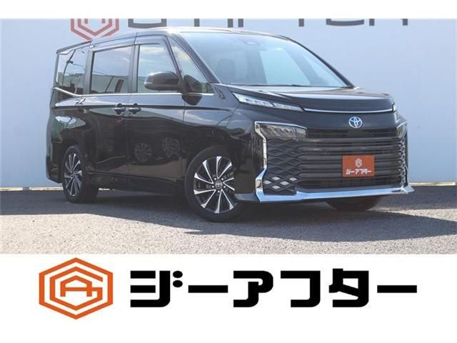 TOYOTA / VOXY HYBRID