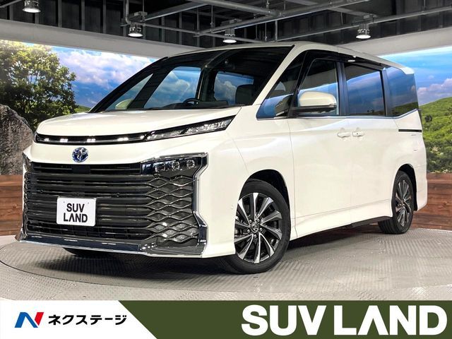 TOYOTA / VOXY HYBRID