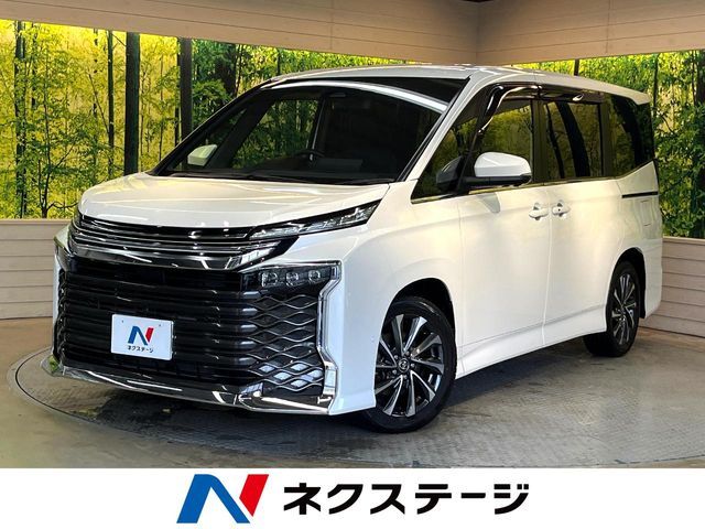 TOYOTA / VOXY HYBRID