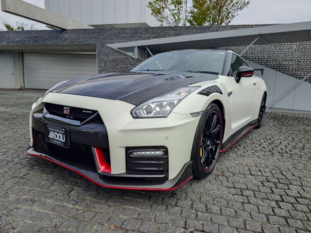 NISSAN / GT-R