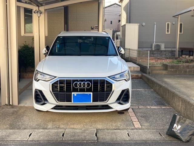 AUDI / AUDI Q3