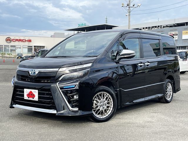 TOYOTA / VOXY HYBRID