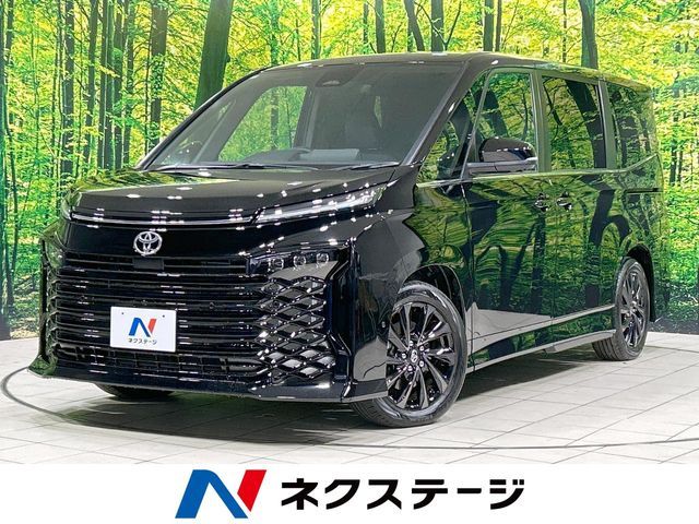 TOYOTA / VOXY HYBRID