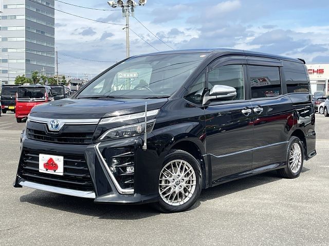 TOYOTA / VOXY HYBRID
